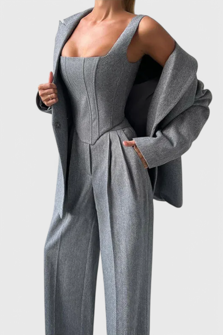 Conjunto Evena con pantalones: elegancia garantizada
