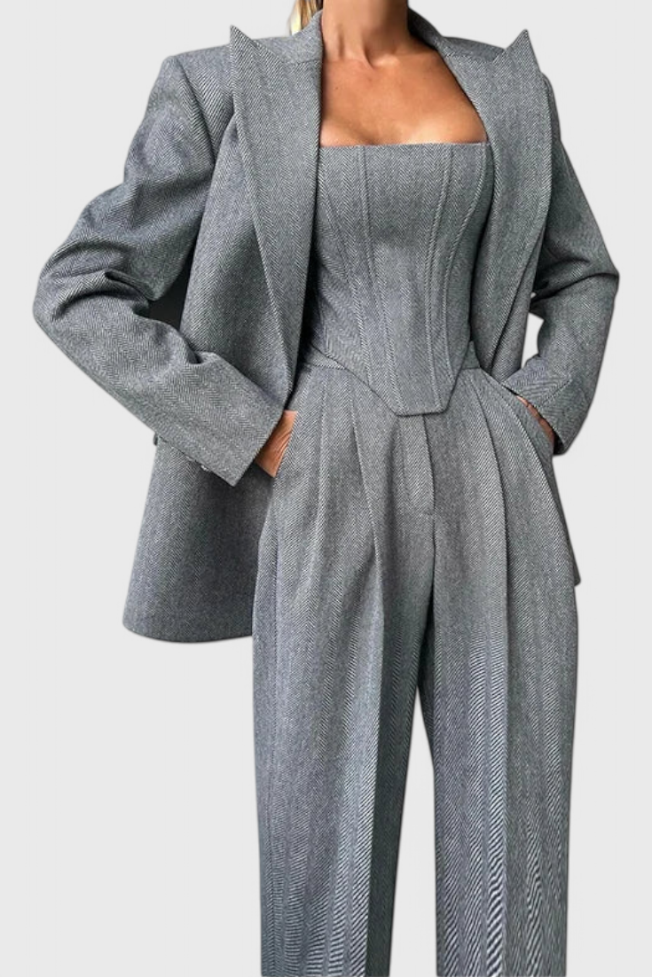 Conjunto Evena con pantalones: elegancia garantizada
