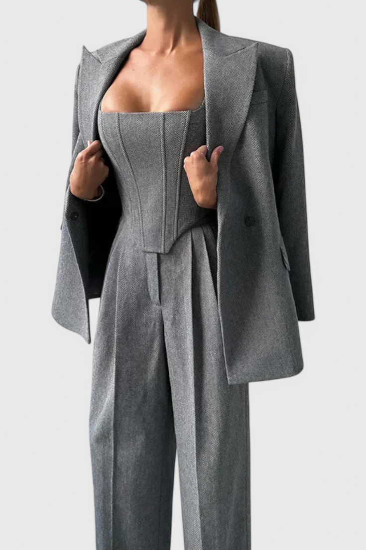 Conjunto Evena con pantalones: elegancia garantizada