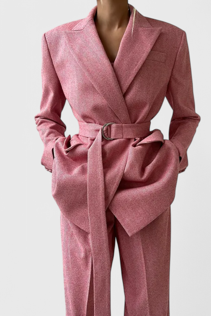 Conjunto Evena con pantalones: elegancia garantizada